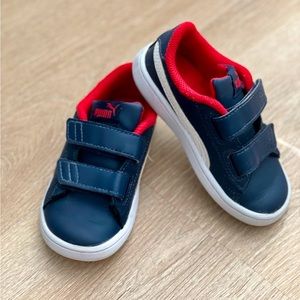 Puma Velcro Memory foam Sneakers. Size 8